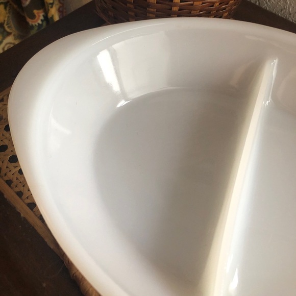 Vintage Glasbake Oval Divided Casserole White USA J2352 - Picture 4 of 11